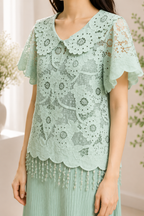 AA 0111F Aura Lace Pleated Set